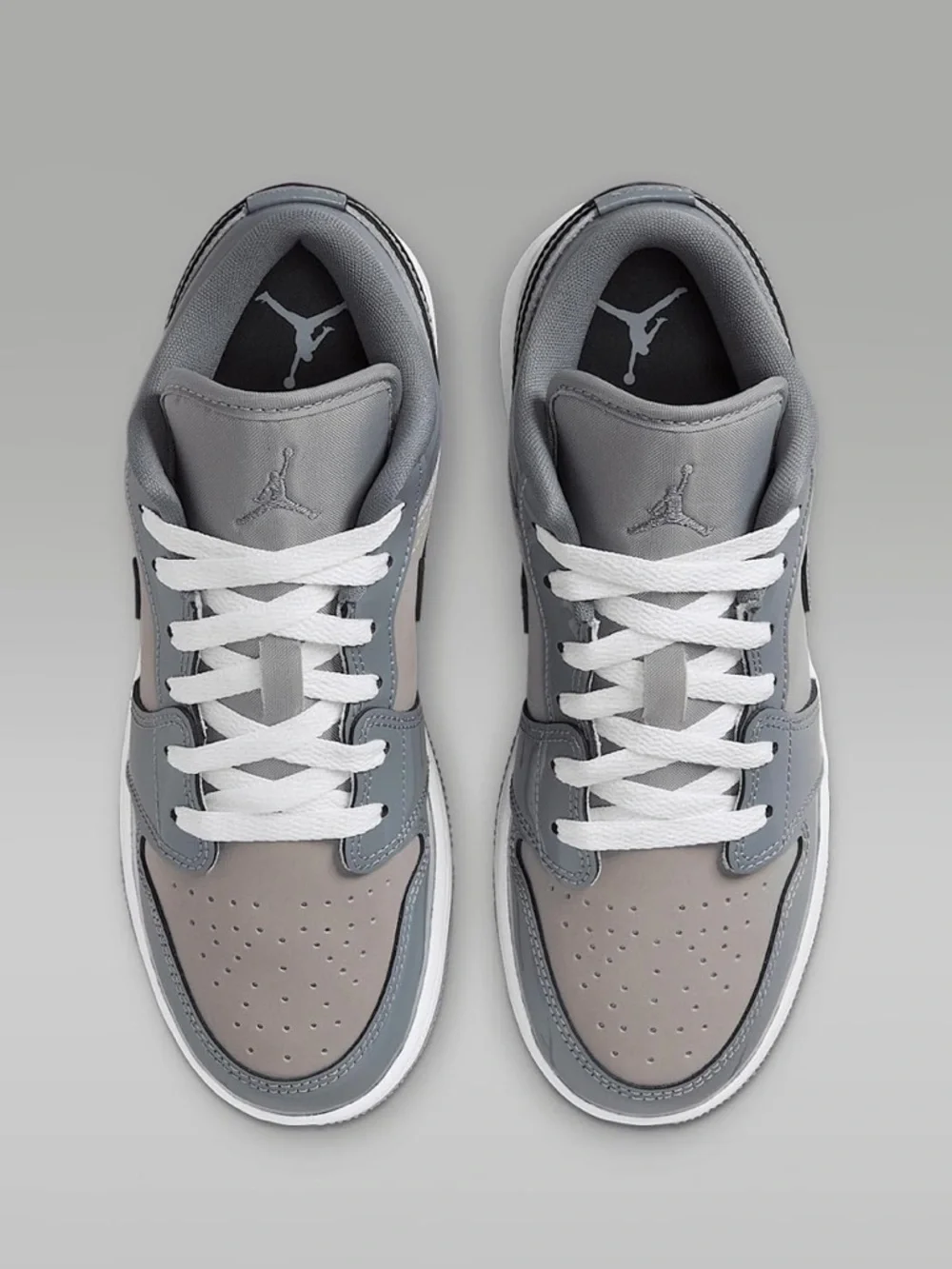 Nike Air Jordan 1 Low SE sneakers in a Medium Grey/Cool Grey